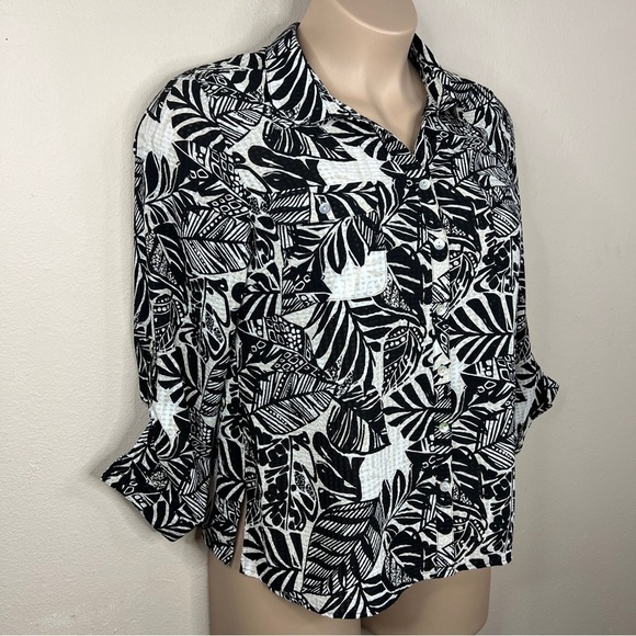 Petite XL Studio Works Black Beige Leaf Print Button Front Top Lightweight - Picture 4 of 10